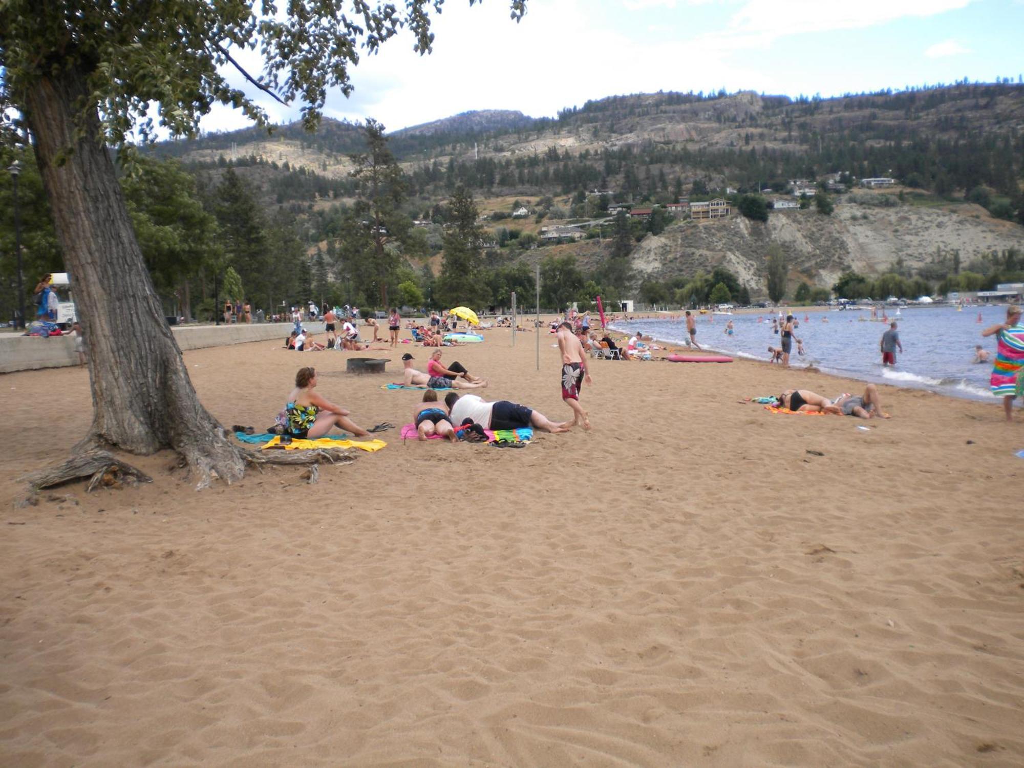 Holiday House Motel Penticton Ngoại thất bức ảnh