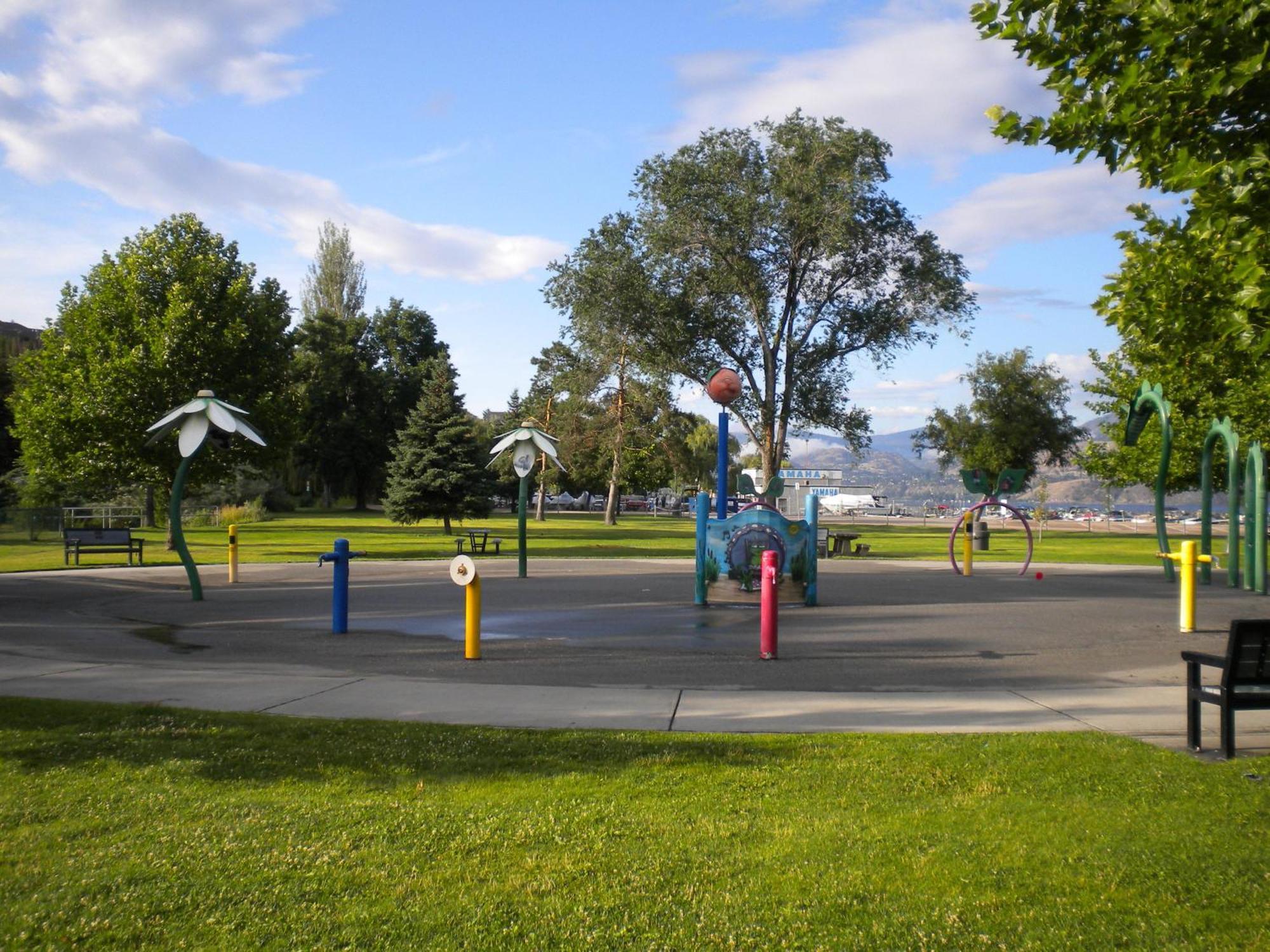 Holiday House Motel Penticton Ngoại thất bức ảnh