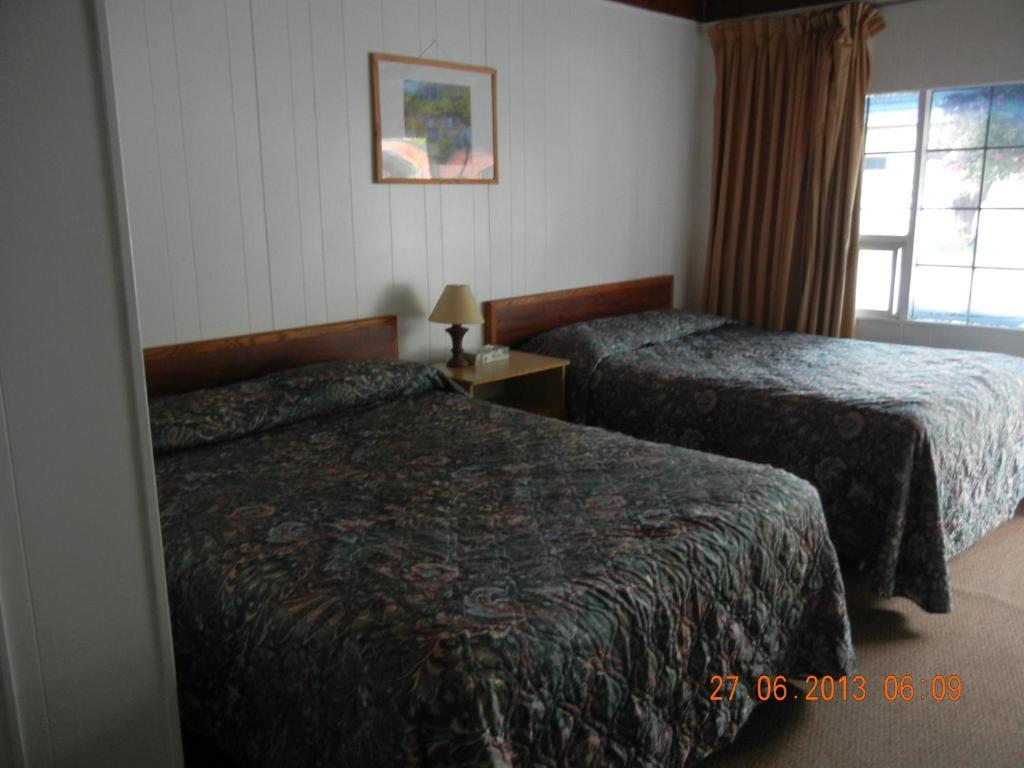 Holiday House Motel Penticton Phòng bức ảnh