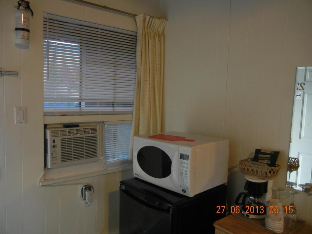 Holiday House Motel Penticton Phòng bức ảnh