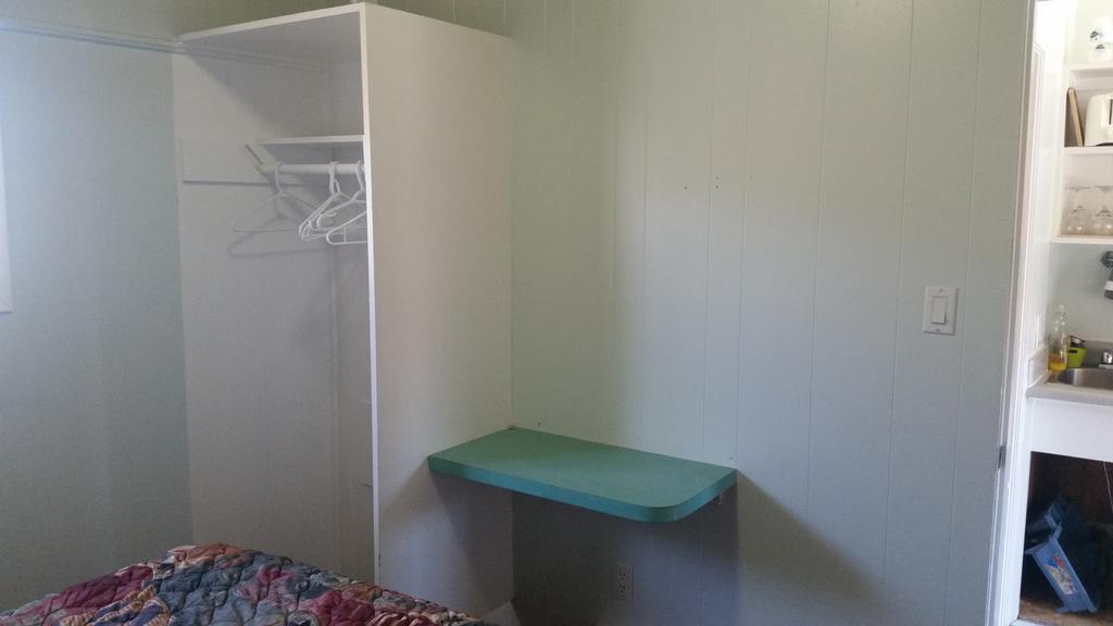 Holiday House Motel Penticton Ngoại thất bức ảnh