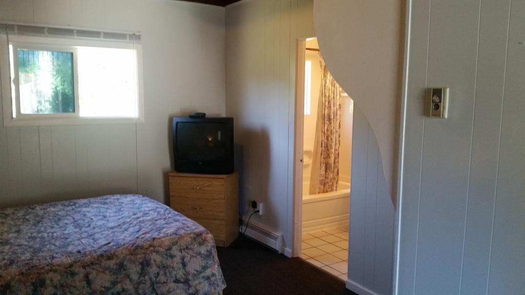 Holiday House Motel Penticton Ngoại thất bức ảnh