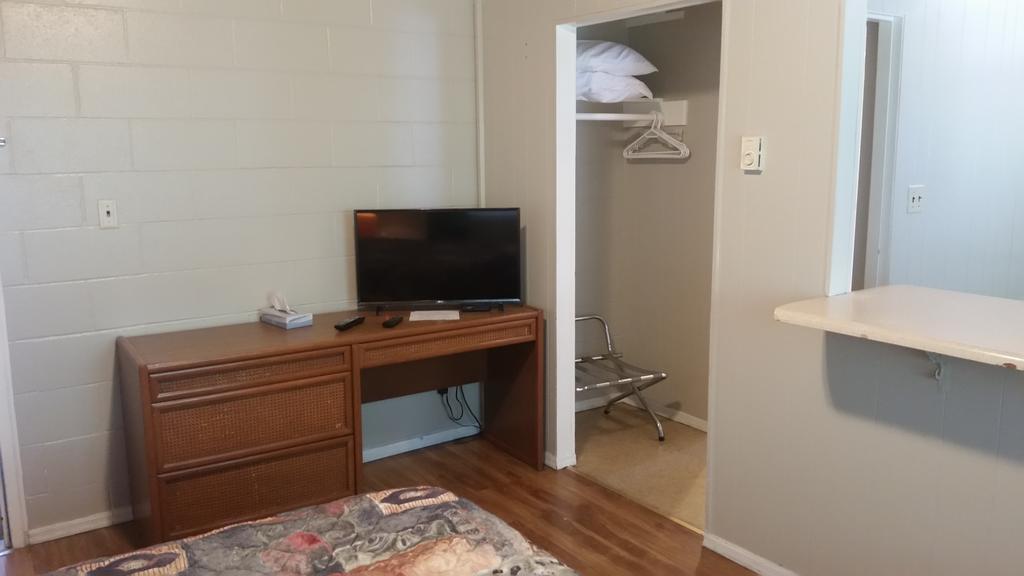 Holiday House Motel Penticton Ngoại thất bức ảnh