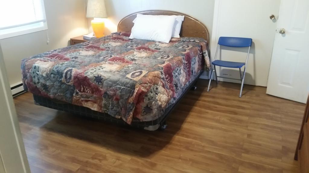 Holiday House Motel Penticton Ngoại thất bức ảnh